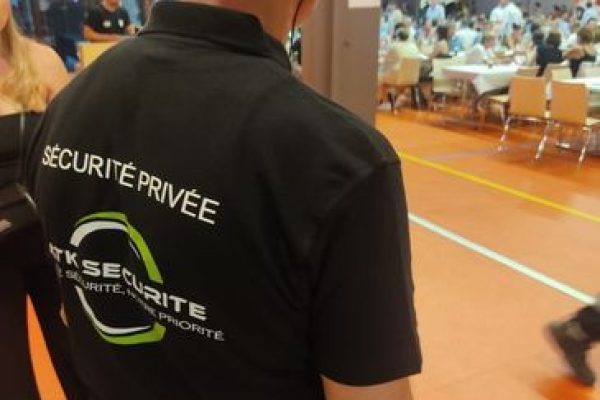 agent de sécurité radio communication